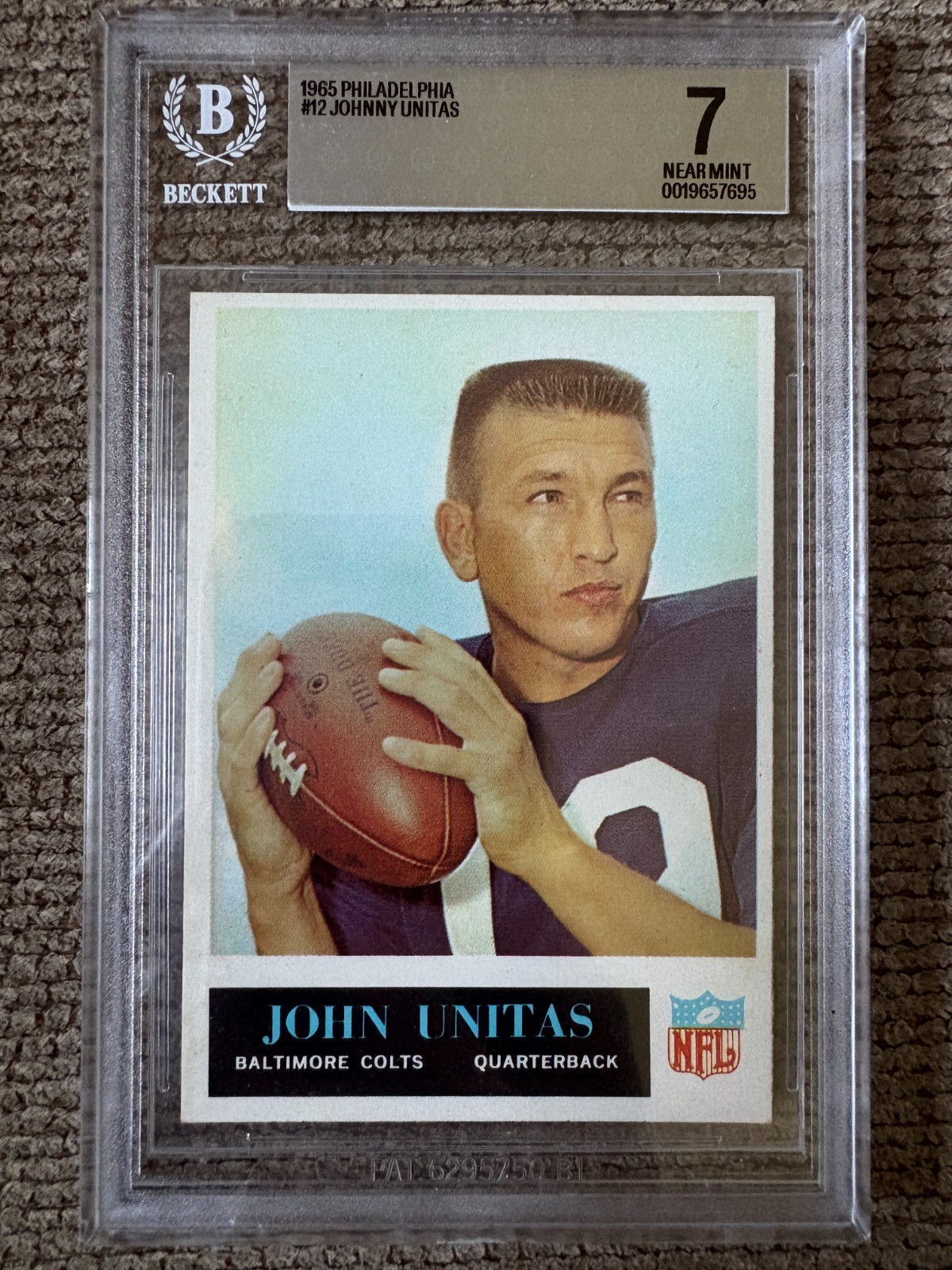 1965 PHILADELPHIA #12 JOHN JOHNNY UNITAS - BGS 7
