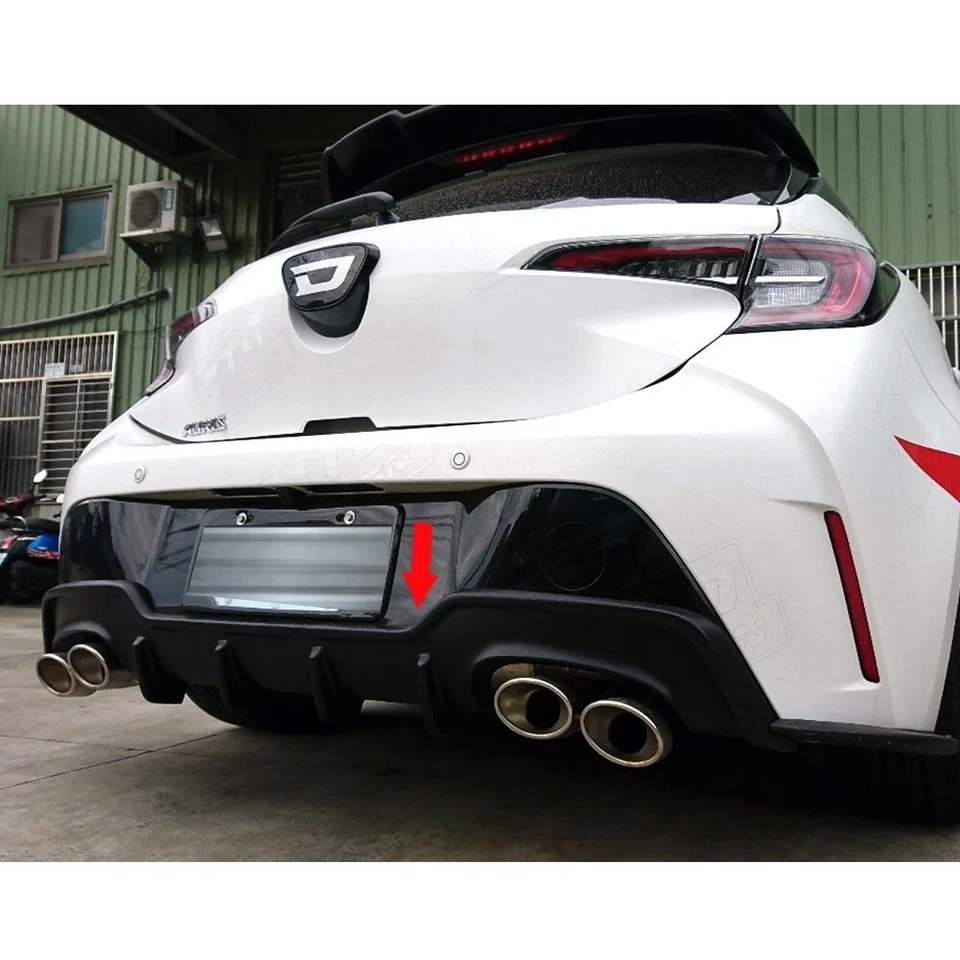 Difusor labial trasero negro Toyota Corolla Auris Hatchback SE XSE 2019+ Foto 2 de 2