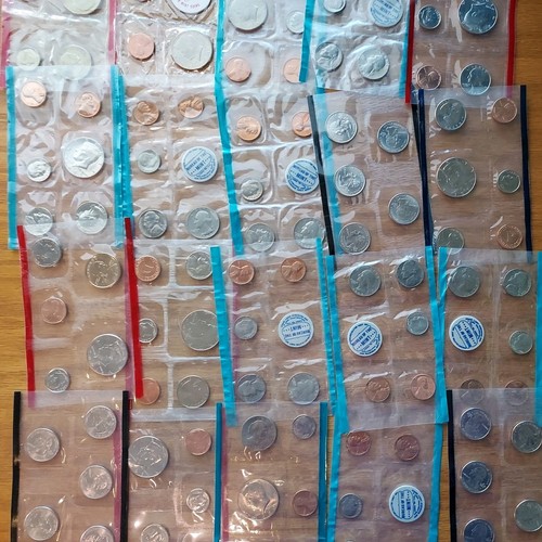 1968 - 2001 P, D US Coin Mint Set Clad Lot Uncirculated Incomplete Missing Cert. - Picture 3 of 9