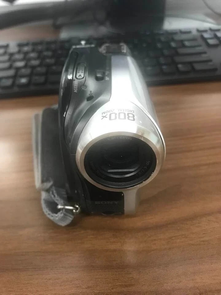 Sony Handycam Camcorder DCR-DVD92 Nightshot Plus Car Zeiss N