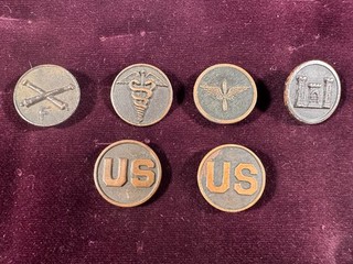 US WWI Enlisted Collar Disc Lot: Six insignia