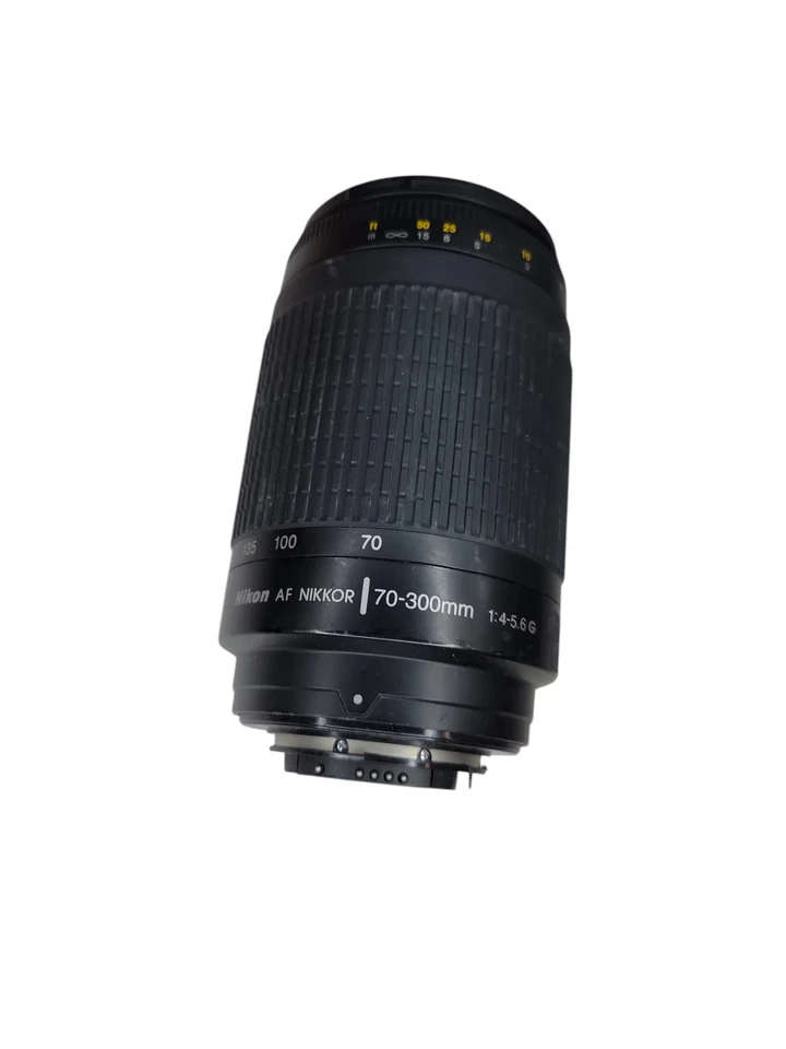 Nikon AF Nikkor 70-300mm 1:4-5.6G Telephoto Zoom Lens %