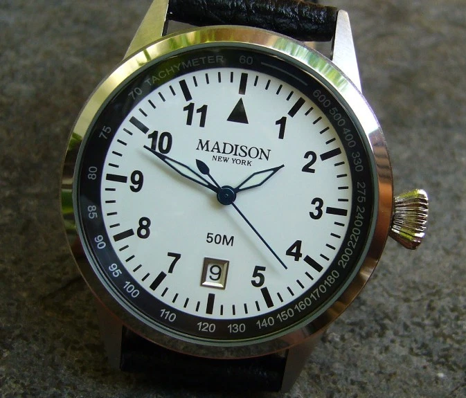 Madison New York - schöne Armbanduhr mit Quarzwerk - NEU in Geschenketui - Bild 4 von 4