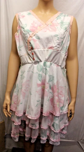 Pink N Flowers Women's Dress V neck Zipper Back D Bust size 16-18