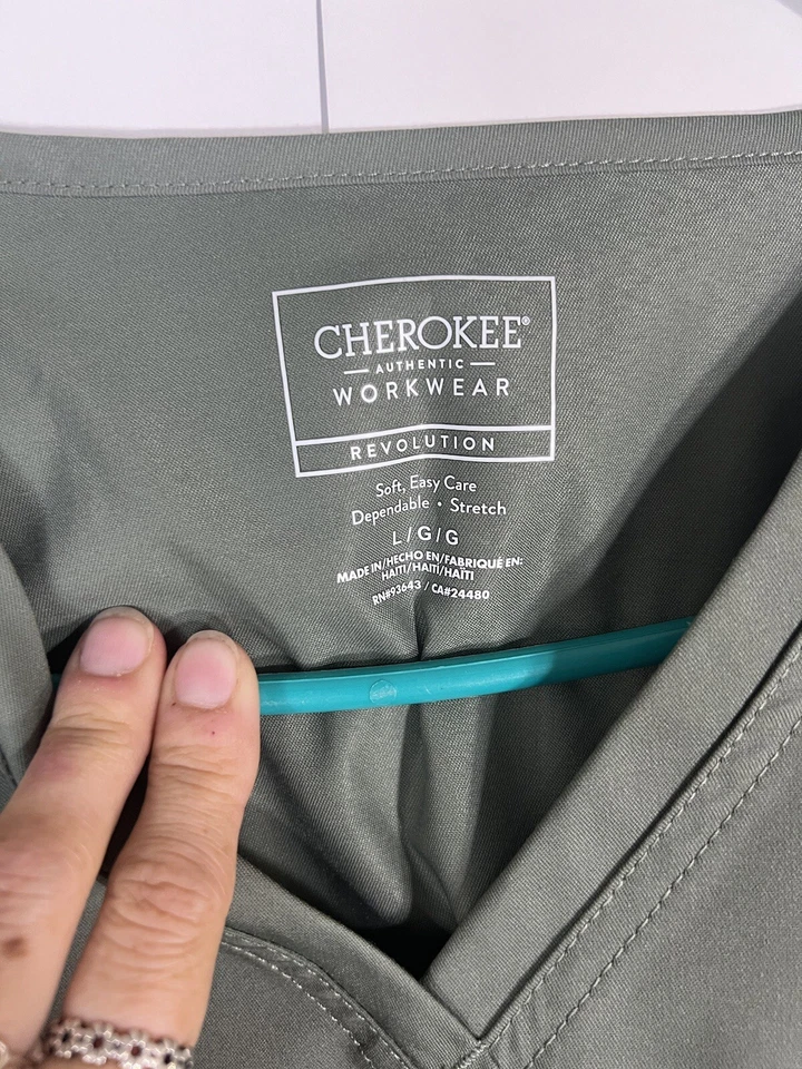 Cherokee Workwear Revolution Womens V Neck Scrub Top Sz L Green Pockets NWT - Image 3 of 4