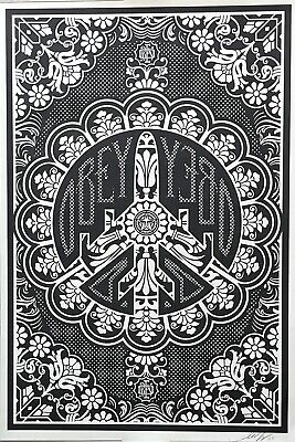 非売品 Obey / Giant ステッカー シルバー Shepard OBEY GIANT Shepard Fairey 3 STICKER LOT Set #11 NEW Guns and