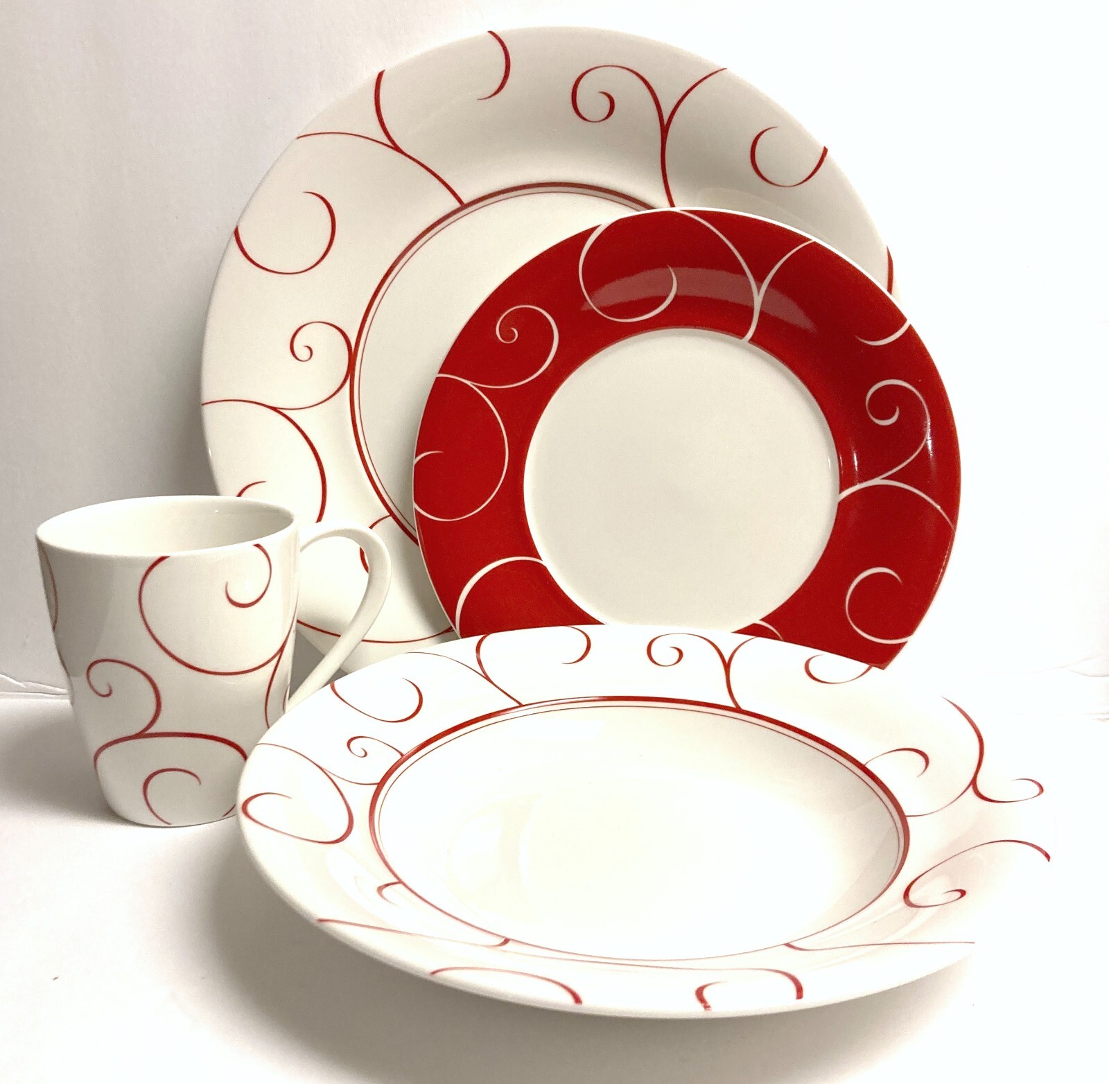 RED VANILLA PANACHE ROUGE PORCELAIN 4-PC DINNER PLACE SETTING DURABLE FINE NEW