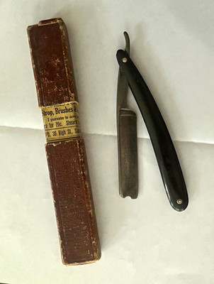 T. R. Torrey Razor Co. Vintage Straight Razor , Worcester, Mass. Box not same co