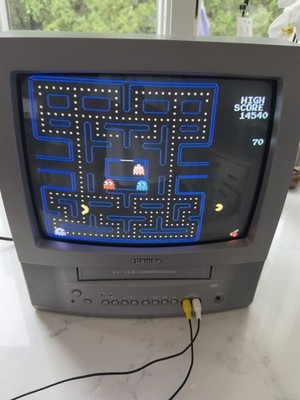Toshiba 13  CRT TV VCR  Combo Player Retro Gaming MV13N3 VCR Works  (NO REMOTE)