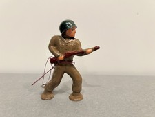 Barclay Pod Foot Series ca 1950s B234 Soldier Charging In Khaki