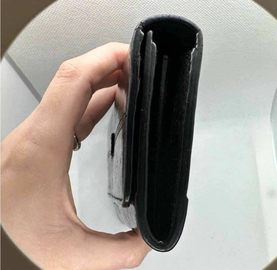 CARTERA LARGA CHLOE DEAD STOCK CAJA NEGRA BECERRO CON CAJA, TARJETA DE CERTIFICADO DE AUTENTICIDAD Y TARJETA DE CUIDADO Foto 4 de 4