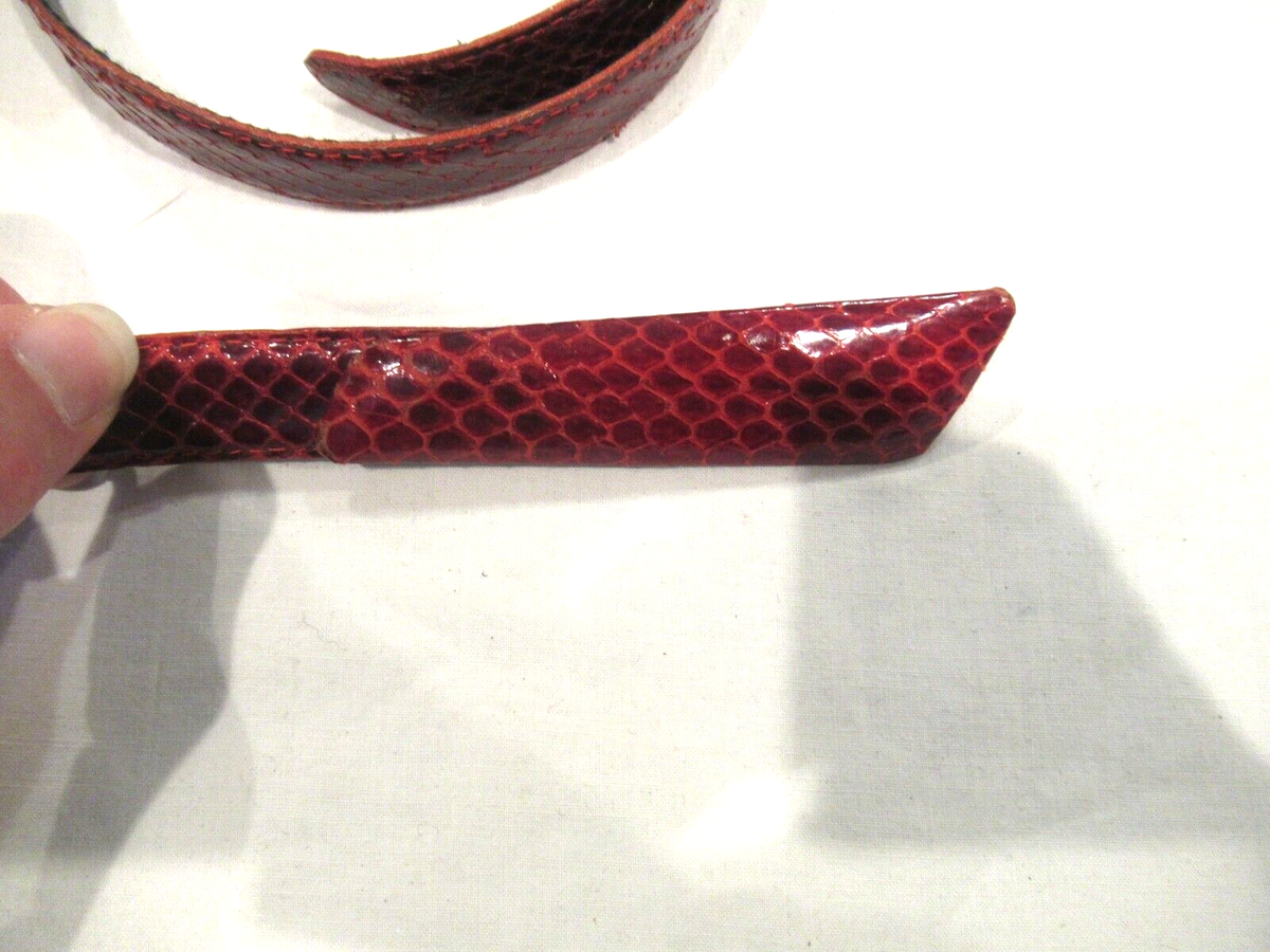 Sheka red snakeskin belt, sz. L, 26