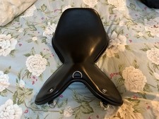 Wow flat seat semi curved tree. Black size 1 excellent condition
