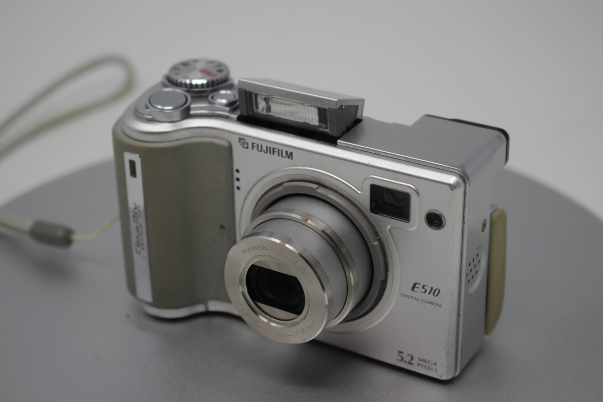 Fujifilm Finepix E Series E510 5.2MP Digital Camera - Silver for