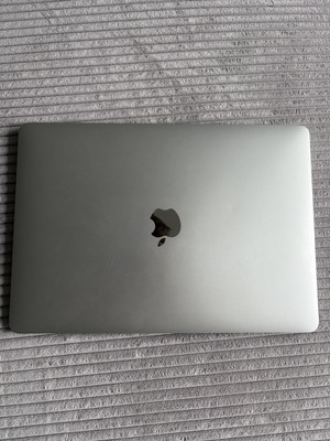 Apple MacBook Air 13'' M1 - 16Gb RAM, 512Gb SSD - Silber - used
