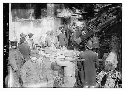Scene of New York Central explosion,disaster,people,workers,overalls,Bain News