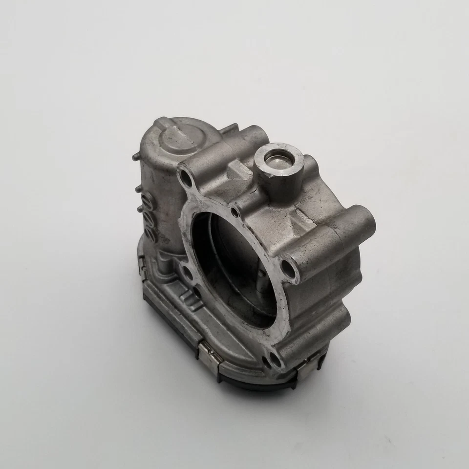 Mercedes-Benz C300 W205 CLA250 E GLC 2015 2016 2017 18 carrocería del acelerador A2701410025 Foto 4 de 4