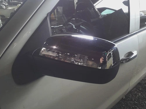 14-19 Silverado 1500 Door Mirror Left Drivers w/o Turn Signal w/ Chrome 84342028