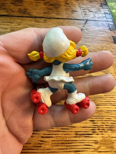 Pitufo Pitufo 1980 Schleich PEYO PATINADOR PATINADOR NIÑA COLETAS de colección - Imagen 5 de 10