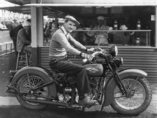 Harley-Davidson racer Bill Cummings 1934 Indianapolis circuit press photo Indy