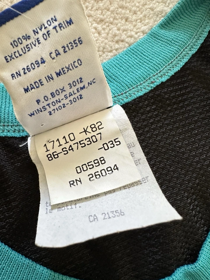 Camiseta Vintage Años 90 Campeón Vancouver Grizzlies Temporada Inagural Talla 40/Mediana Foto 3 de 4