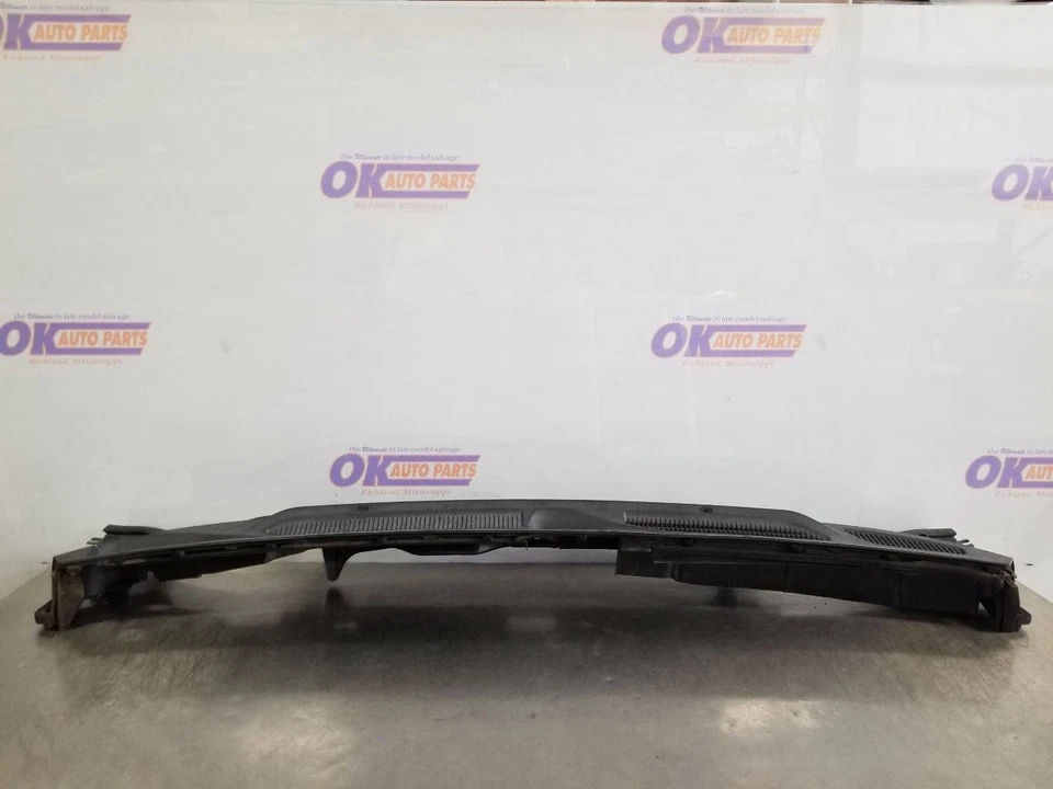 08 2008 LEXUS LX570 EXTERIOR WINDSHIELD COWL VENT PANEL - Image 2 of 4