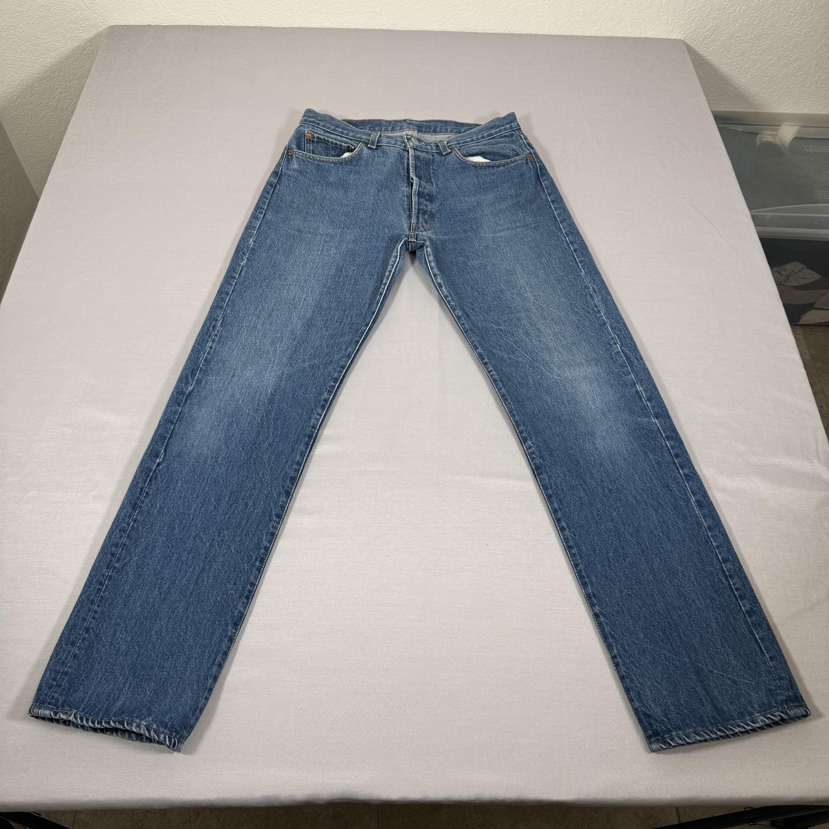 Vintage Levis Jeans Mens 32x34 Blue 501 Straight Fit Denim Pants