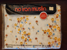 Vintage 1970s Full Size Flat Sheet Daisies No Iron Muslin Made In The USA Retro