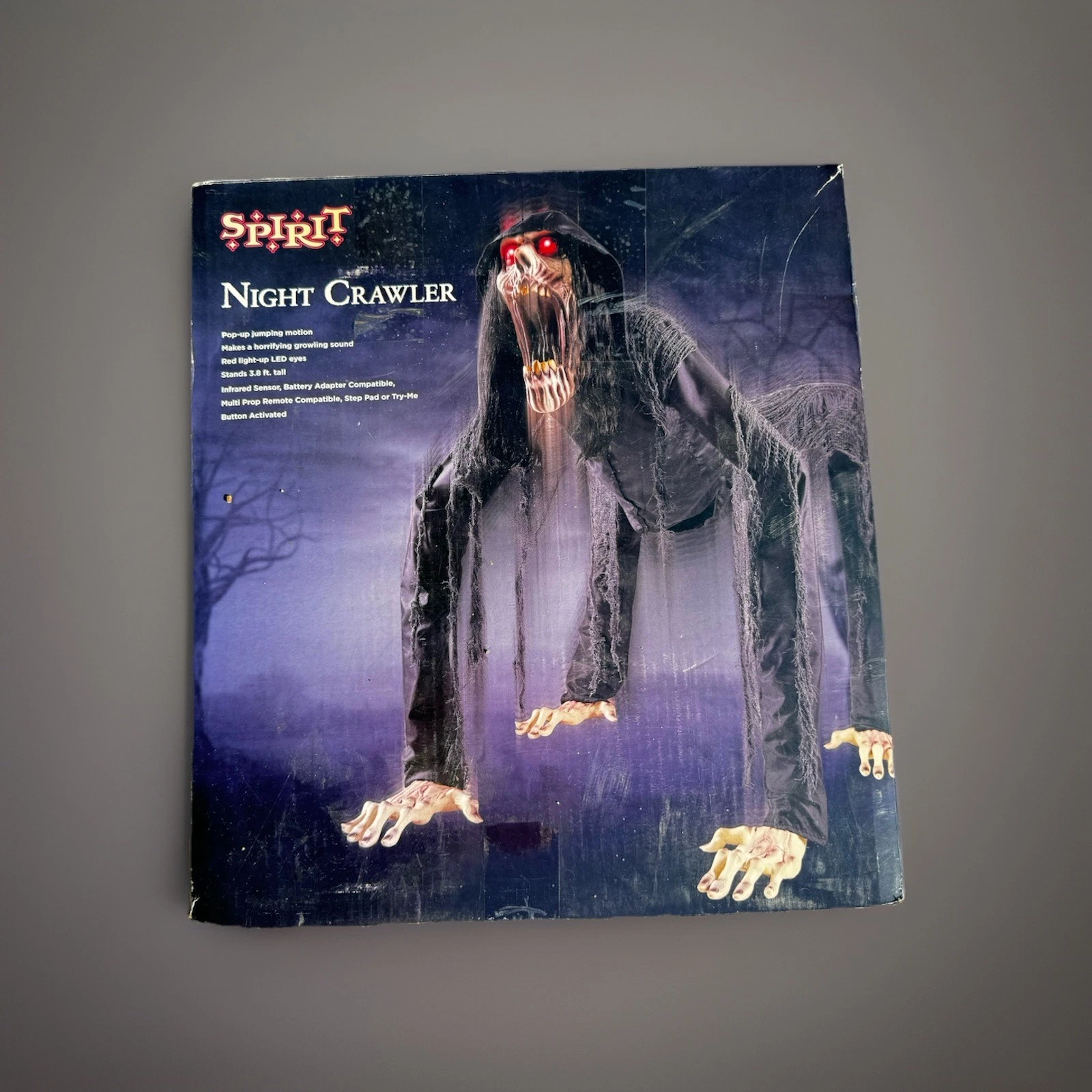 Spirit halloween retired Night crawler anamatronic Read Please