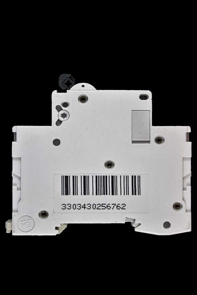 MERLIN GERIN 32 AMP CURVE C 10kA TRIPLE POLE MCB CIRCUIT BREAKER C60HC 25676 - Image 2 of 4