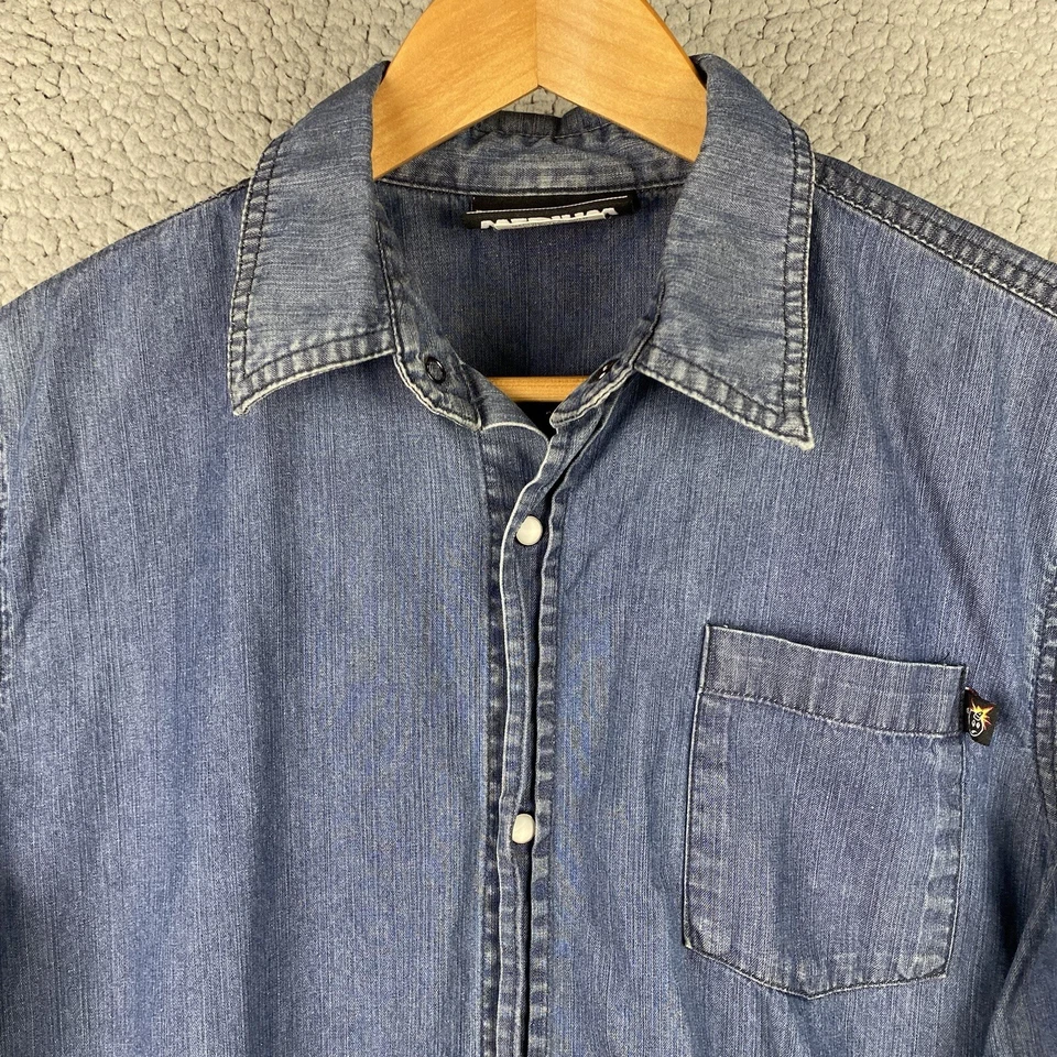 Camisa para hombre The Hundreds talla M azul cambray denim perla manga larga a presión Foto 2 de 4