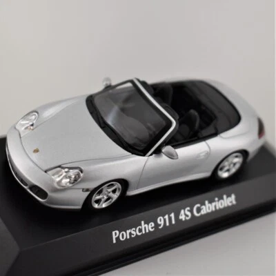 MINICHAMPS Porsche 911 4S Cabriolet (2003) Silber 1/43
