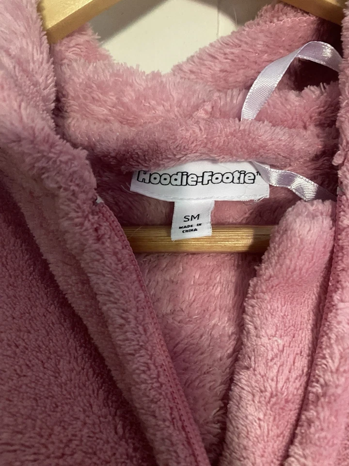 Женская пижама с капюшоном Pajamagram розовая пушистая пижама размер S цельный комбинезон на молнии - Изображение 2 из 2