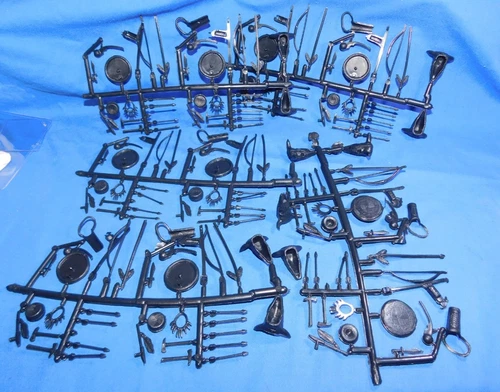 Marx western playset Indian weapons + accessories- over 160 pieces (54MM) REISSU