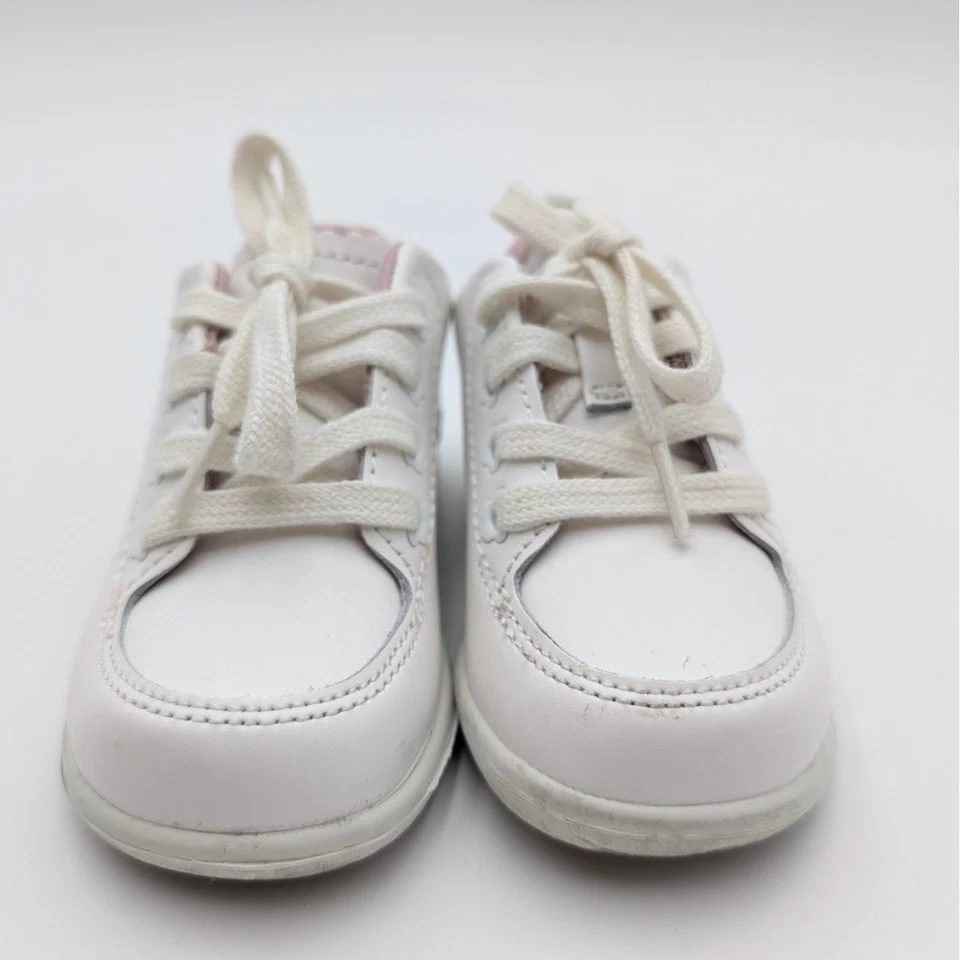 Stride Rite Girls Emilia Walking Shoes Floral Embroidered White Size US5M EU21 - Image 2 of 4