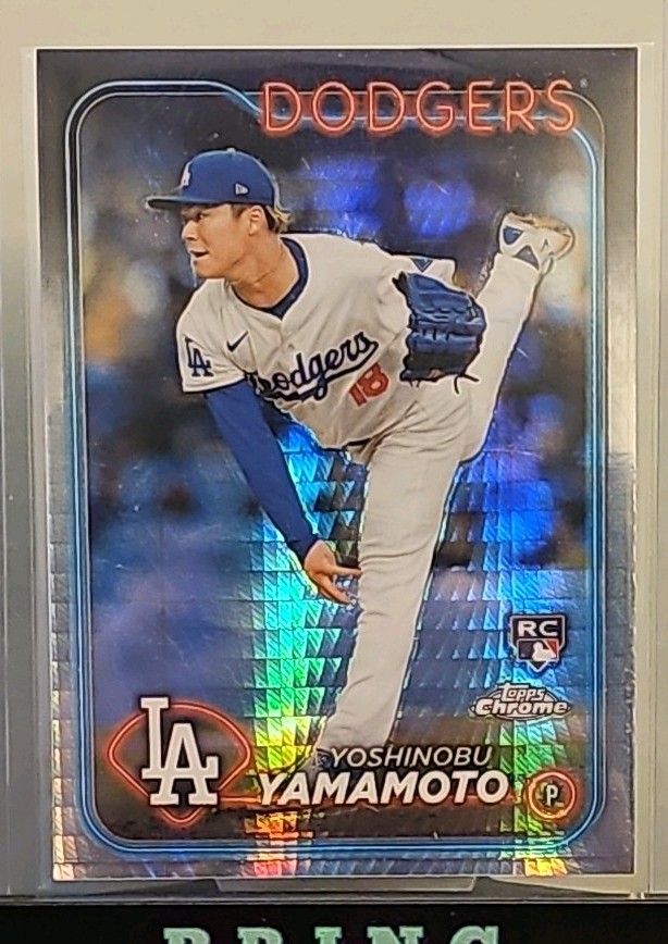 2024 Topps Chrome - Yoshinobu Yamamoto #18 Prism Refractor (RC)