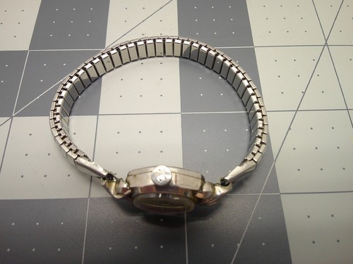 Reloj Caravelle Mujer De Colección Caravelle Banda Elástica Cuerda Manual N9 ¡Funciona! - Imagen 7 de 11