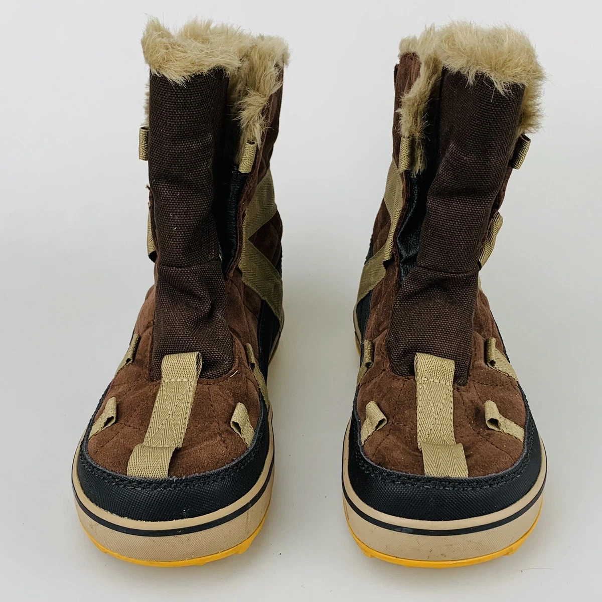 Sorel Women s Glacy Explorer Shortie Waterproof Snow Boot Size 6