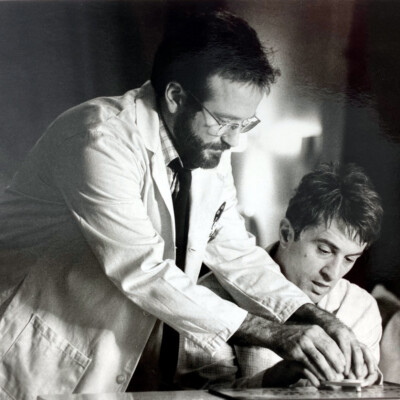 1990 Robert De Niro Robin Williams Julie Kavner Awakenings Press Kit Photo #1