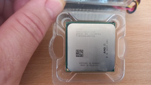 AMD Athlon II ADX2450CK23GM WAEGC AE 1040MPMW 9J83326J00706 with Radiator Cooler - Picture 2 of 14