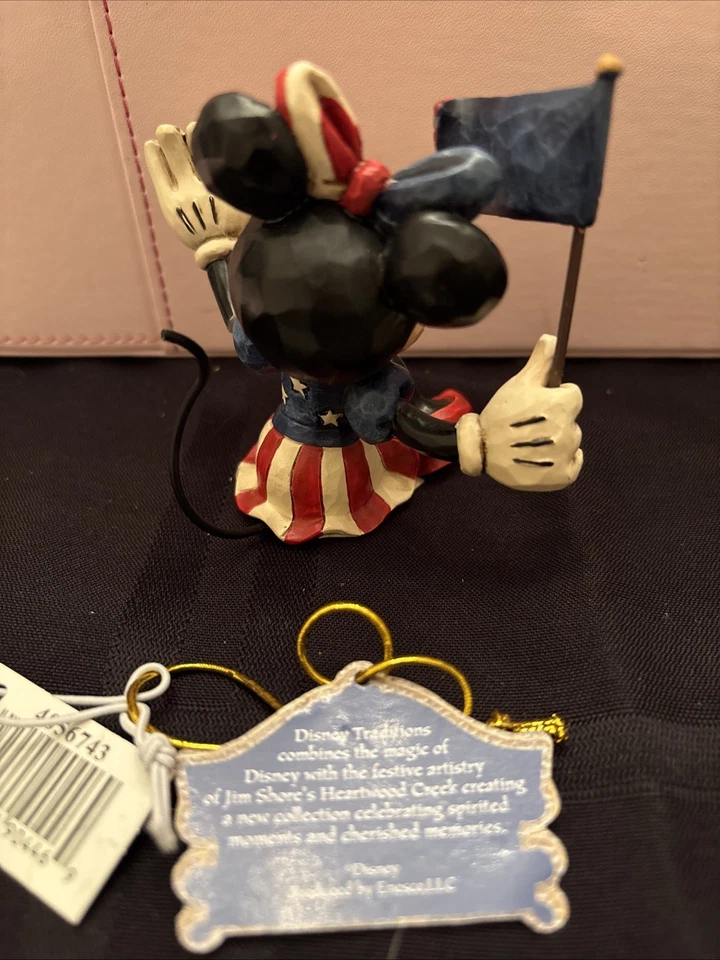 Mini estatuilla patriótica de Minnie Mouse Jim Shore Disney con bandera de Estados Unidos 4056744 Foto 3 de 4