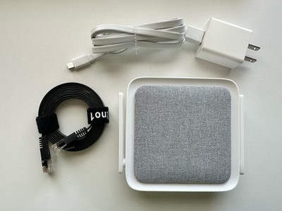 Wyze Sense Hub WSHB1   For Wyze Sensors & Home Monitoring with Adapter and Cable