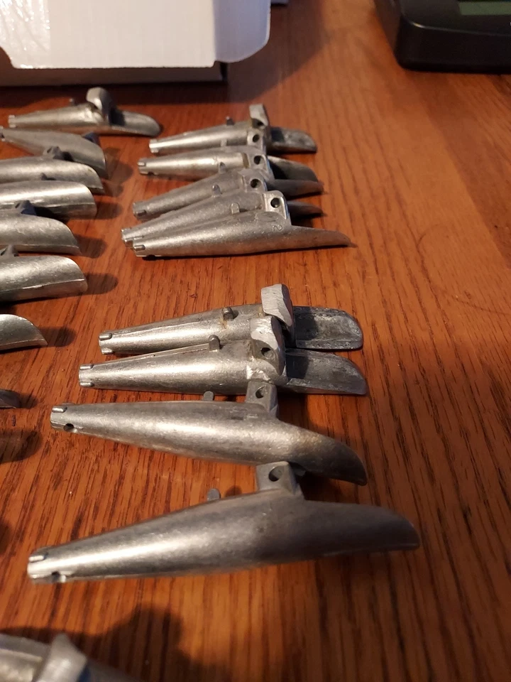 Lot of 31 Maple Syrup  Sap Bucket SPOUTS TAPS SPILES Cast ALUMINUM  3.5 inches  - Image 4 of 4