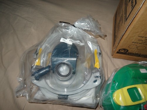 ISRAEL NEW PROTECTIVE HOOD KIT WITH BLOWER LARGE SIZE GAS MASK SEALED 2008 - Picture 5 of 8