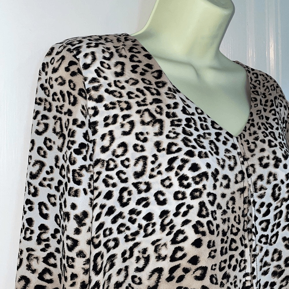 Chico’s leopard print split front double layer th… - image 5