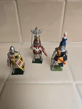Tradition Toy Soldiers 54mm glossy Medieval Knights 3pcs.