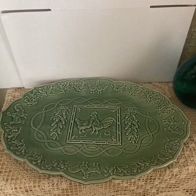 Bordallo Pinheiro Large Green Majolica Rooster Chicken Scalloped Edge Platter