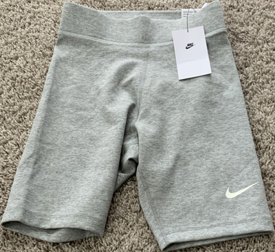 Nike Women's Biker Shorts Tight Fit High Rise 8'' Inseam Gray XS DV7797-063