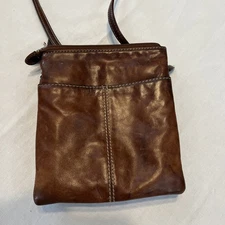Ili New York Toronto Genuine Leather  Brown Crossbody Bag (pre-owned)