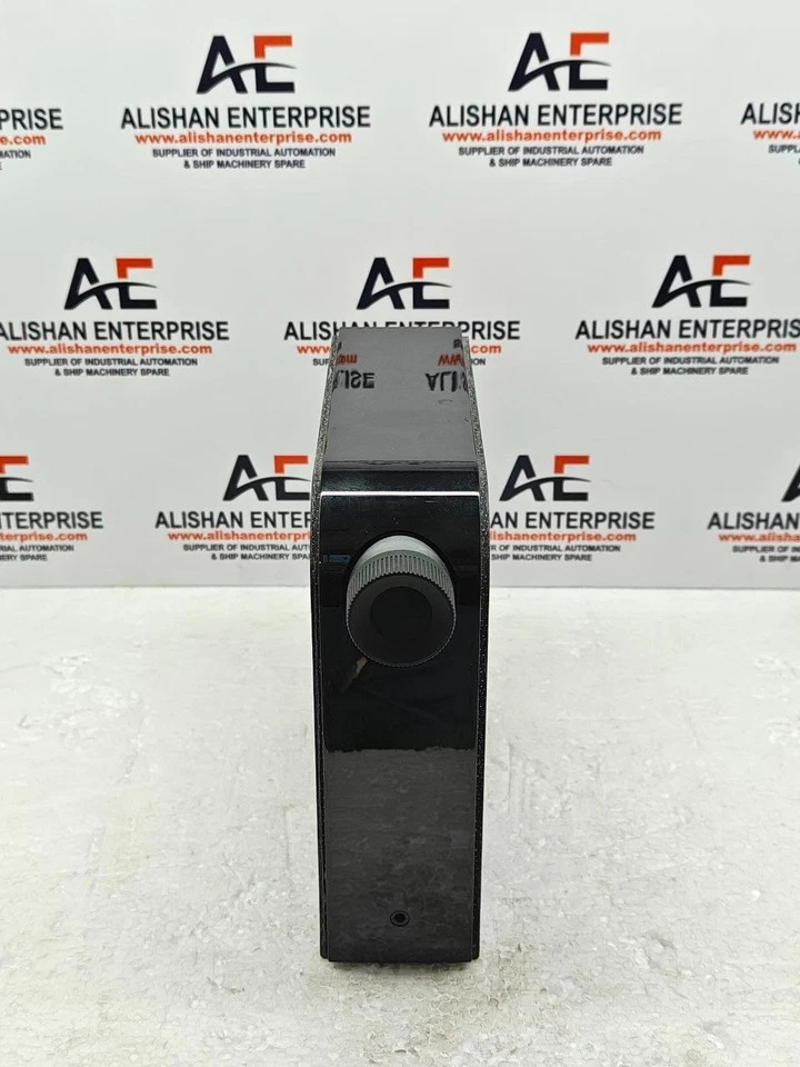 NAD D 1050 USB DAC and Headphone Amplifier - Image 2 of 4